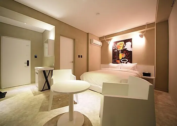 Motel Sinchon Gaeul