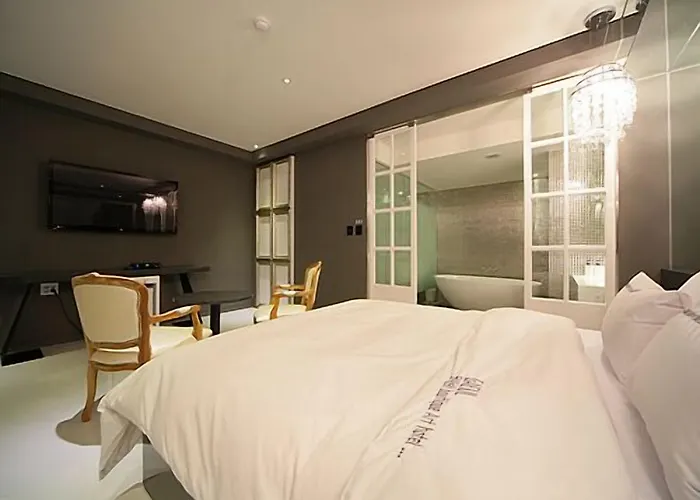 Motel Sinchon Gaeul