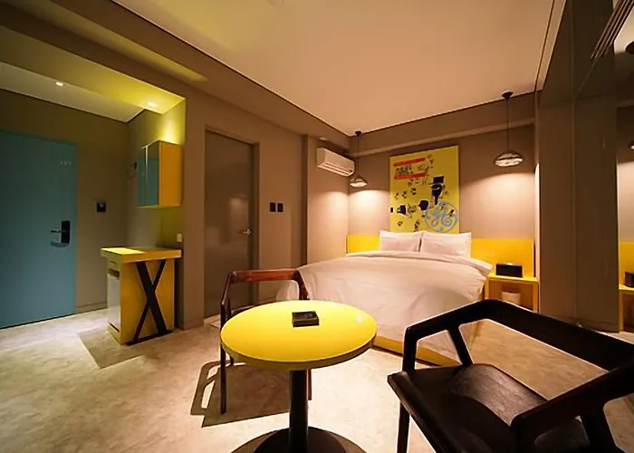 Sinchon Gaeul Motel Seúl